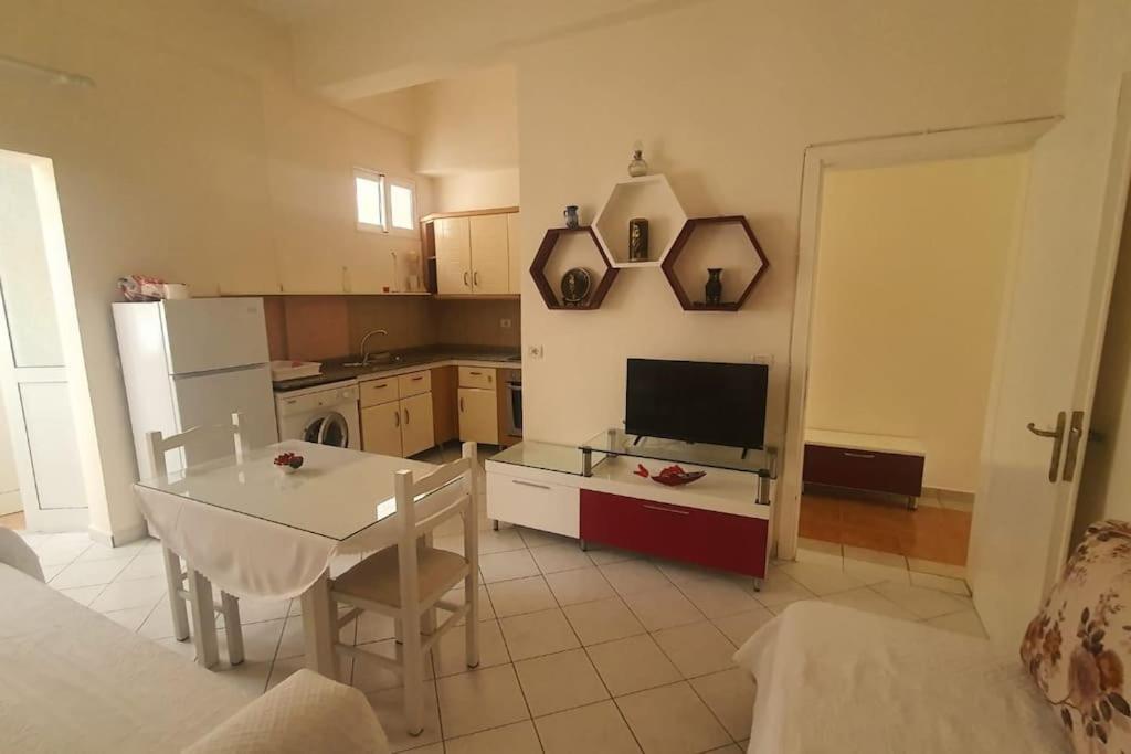 Rose'S Apartment Sarande Exterior photo