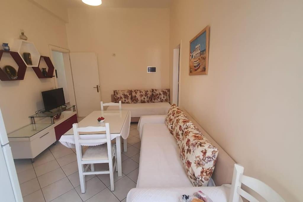 Rose'S Apartment Sarande Exterior photo